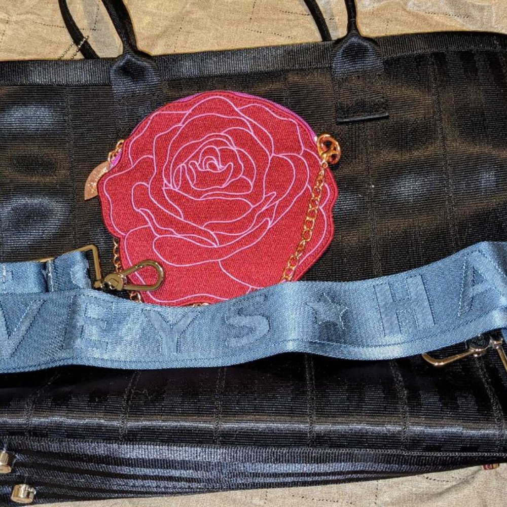 Harvey's BUNDLE -- Vertical Streamline Tote, Storm CNC, STR coin purse, all new